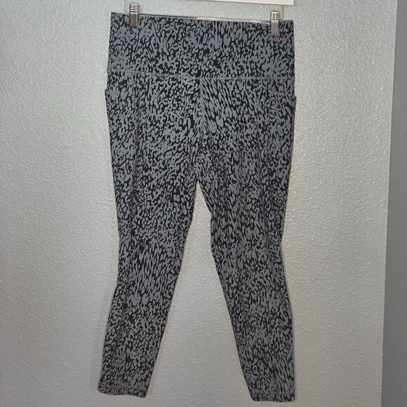 Athleta Salutation Stash Pocket Printed 7/8 Tight - L Teal Print - Picture 2 of 6